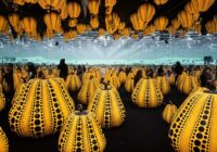 草間彌生、回顧展で再び世界を魅了